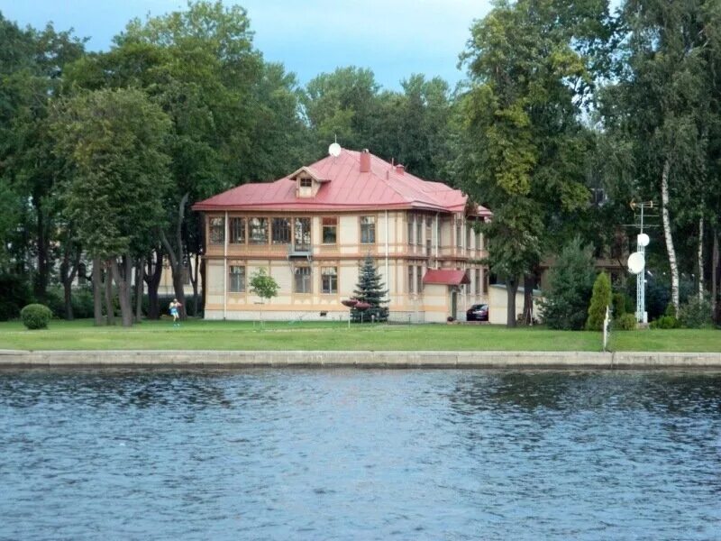 Каменный остров в санкт-петербурге зимой. Куок каменный остров. Куок каменный остров. Дача шварца на каменном острове. Питер каменный остров достопримечательности.