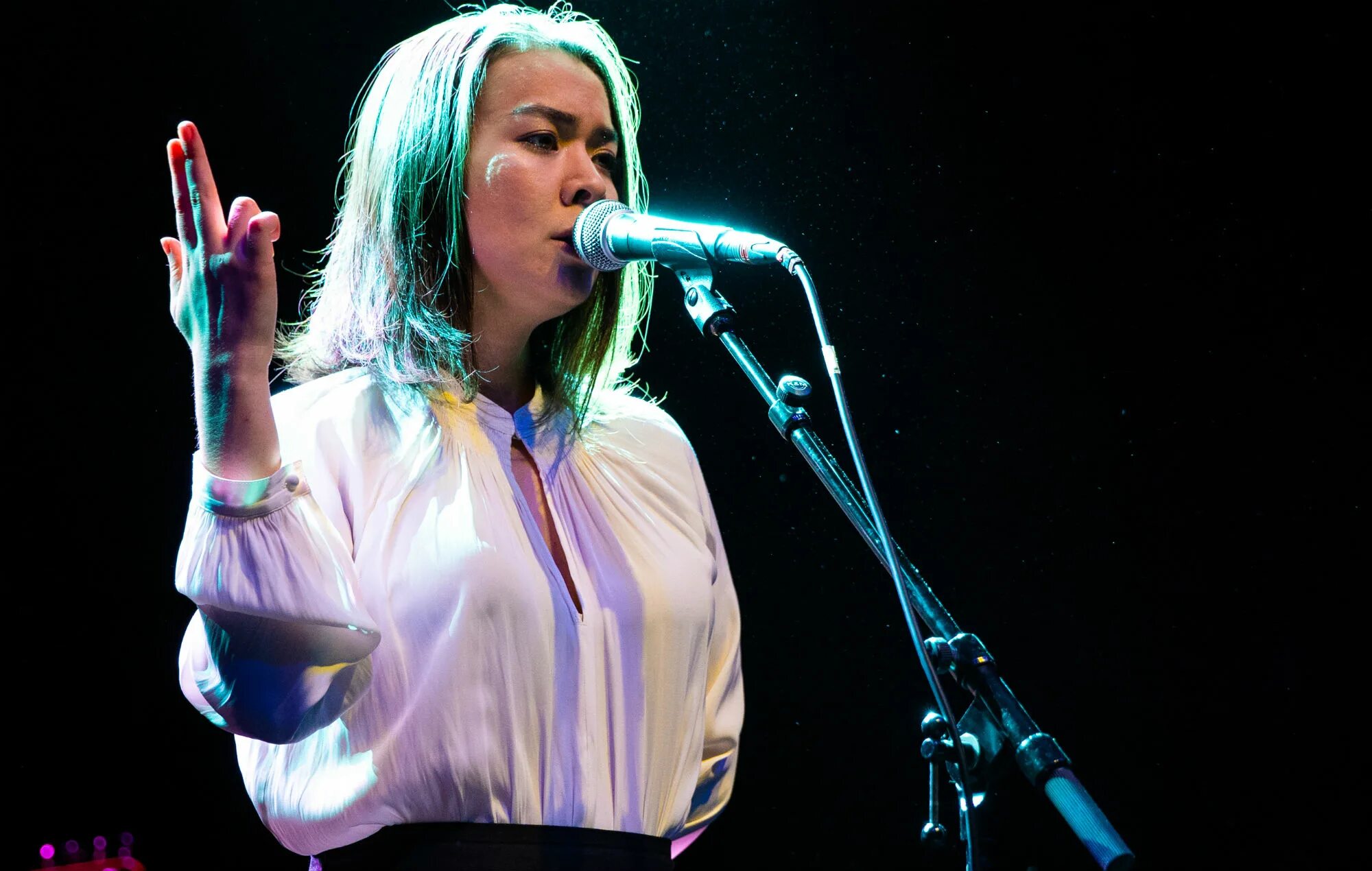 Mitski why didn t you stop. Мицки певица. митски исполнительница. mitski 2025. mitski концерт.