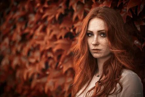 Рыжие девушки с зелеными глазами