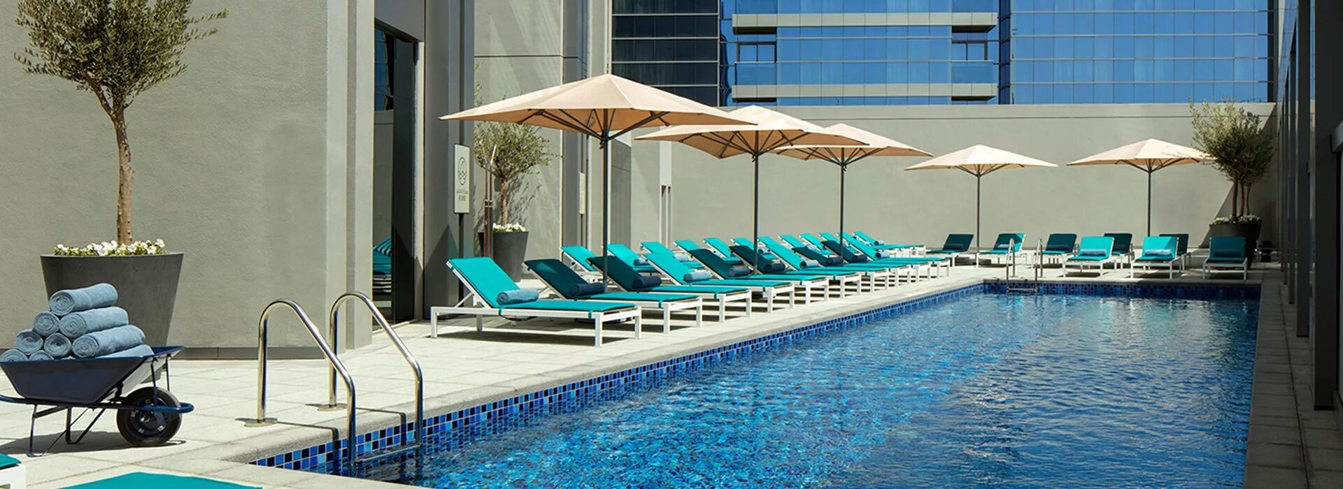 Rove marina. Rove la mer 3*. Rove dubai marina 3. Отель rove dubai marina 3. Rove dubai marina 3.