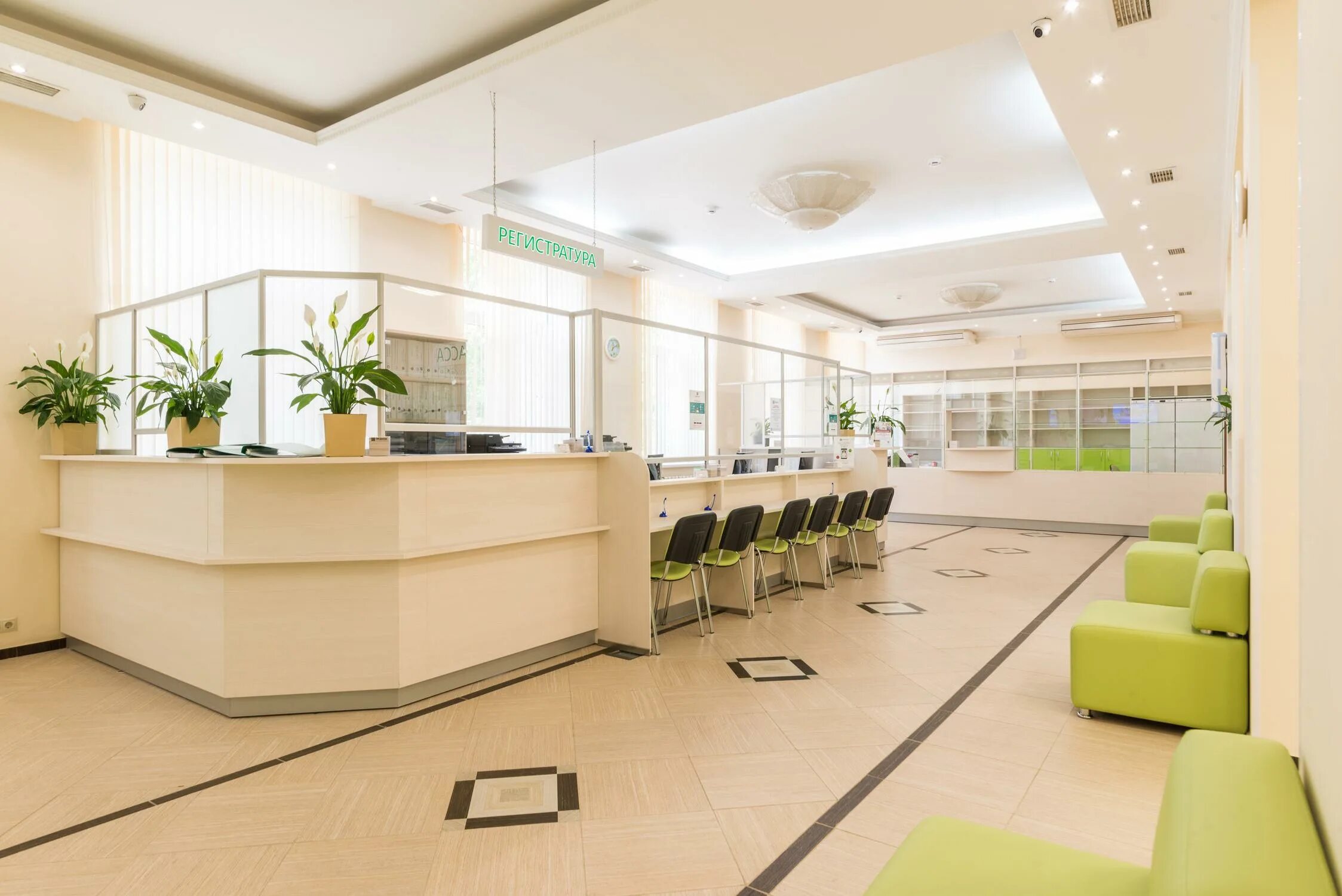 Врач в офис москва медцентр chh. Медицинская клиника. Медицинский центр «медикал он груп». Современный врач. Частная клиника.