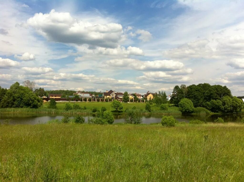 Пляж овечкино подольск. Деревня овечкино. Москва поселок щаповское деревня овечкино д 21б строение 2. Деревня овечкино. Деревня овечкино.
