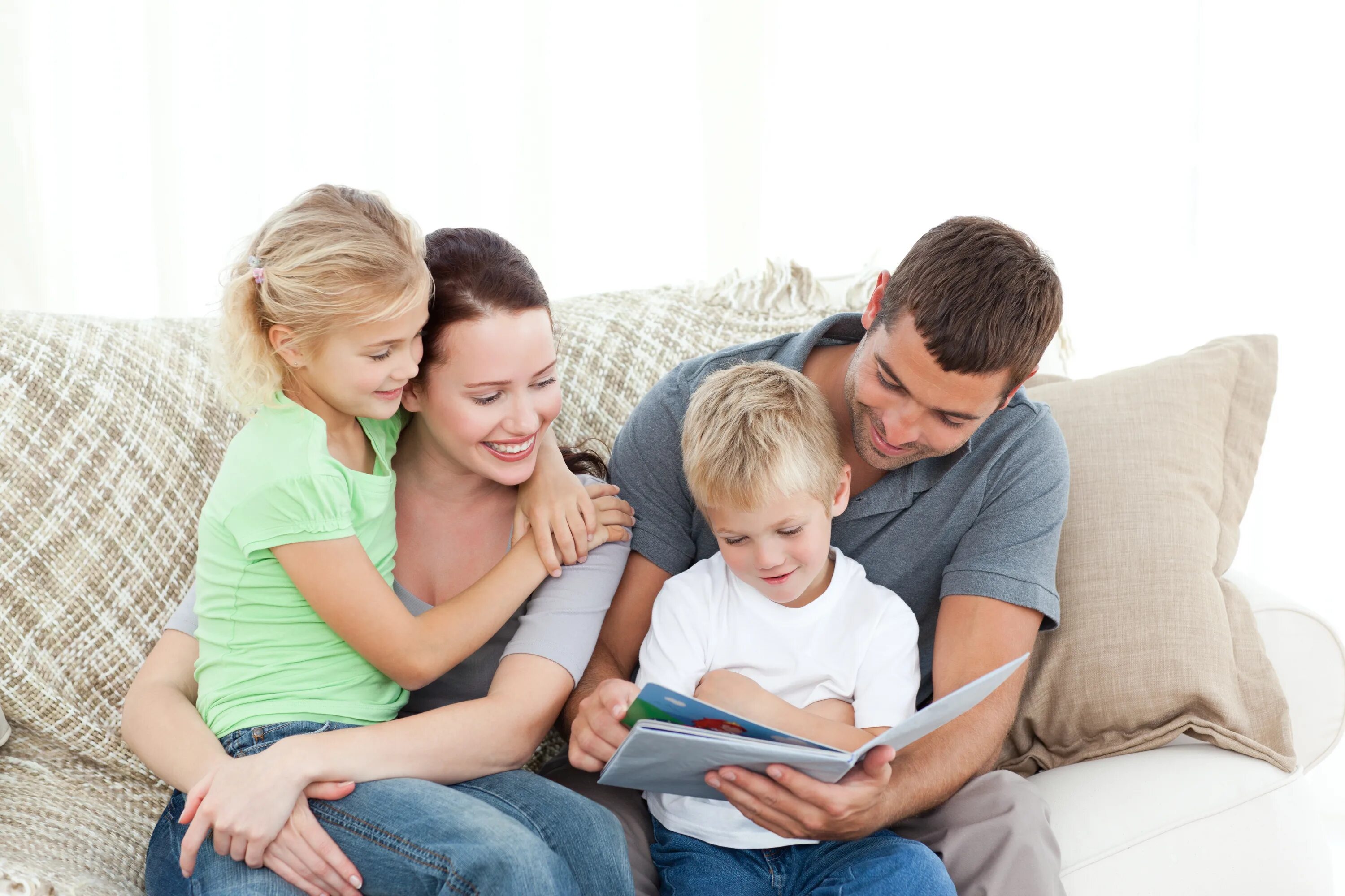 Поговорим о семье. Дети с родителями. Воспитание ребенка. Воспитание в семье. Семейное чтение.