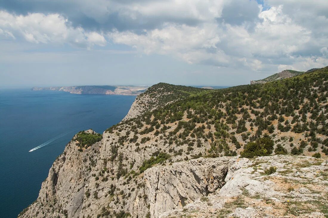 Мыс Айя Крым. Мыс Киик-Атлама Крым. Хребет Биллер Крым. Скала носорог Крым мыс Айя. Погода морское на 3 дня