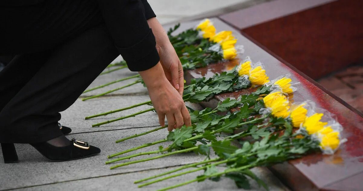 Похоронные цветы в Китае. Траурный цвет в Китае. День траура в Японии. Какой цвет траура