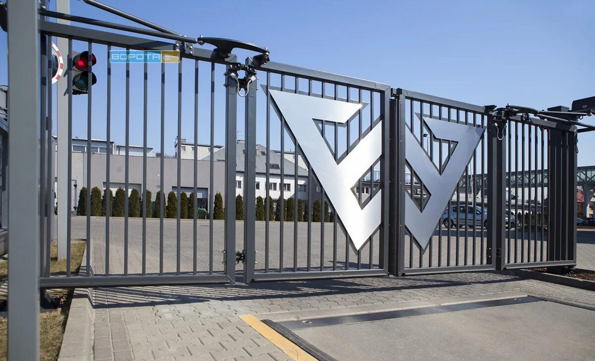 ворота гармошка въездные автоматические. распашные ворота въезд. складные уличные ворота гармошка. промышленные въездные ворота. распашные ворота въезд.