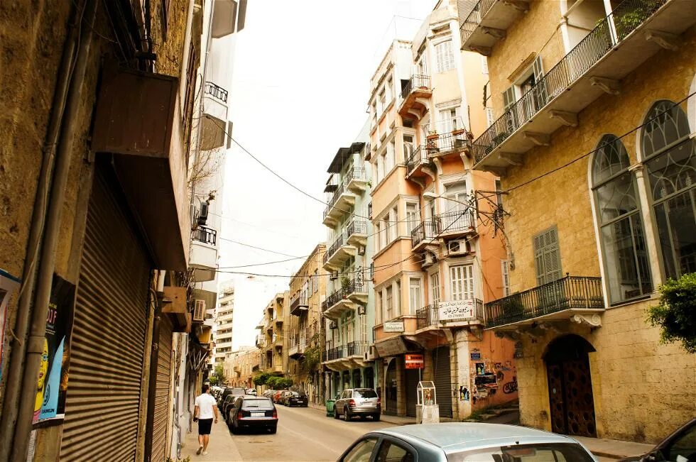 Бейрут улицы старого города. Beit Beirut. Типичный дом в Бейруте.