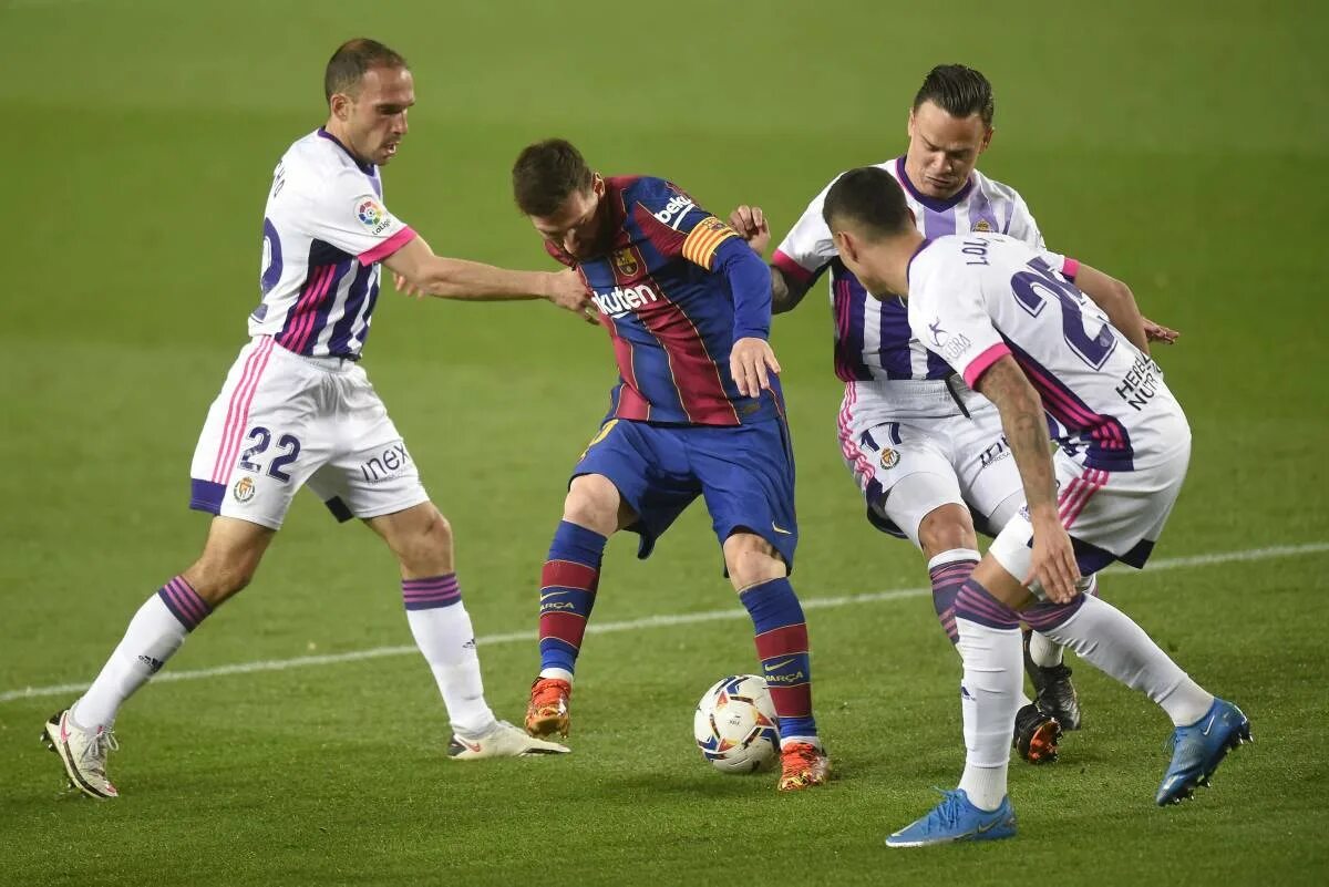 Альмерия вильярреал прогноз. Месси барселона 2020. Чемпионат испании 2. Одегард футболист реал сосьедад. Чемпионат испании 2.