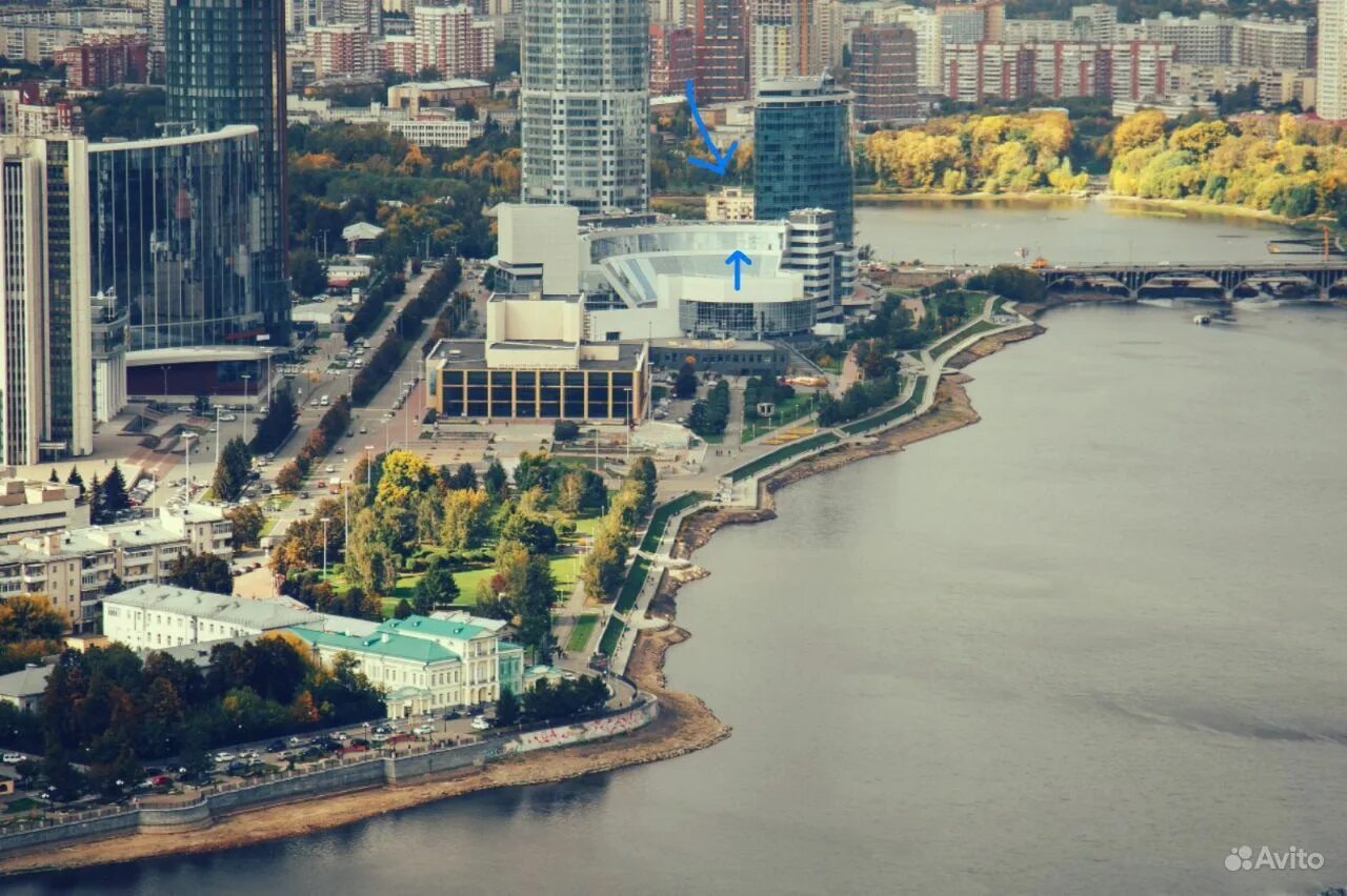 Екатеринбург набережная рабочей. Набережная рабочей молодежи екатеринбург. Екатеринбург молодежная набережная. Визовский пруд екатеринбург. Набережная рабочей молодежи екатеринбург.