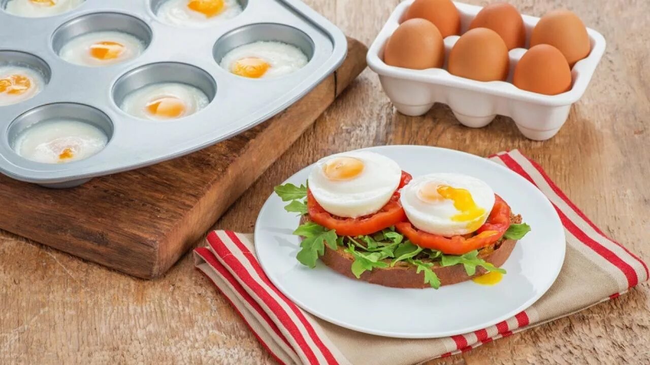 Eggs to order. Омлет в формочках для маффинов в духовке. eggs for cakeblush. poach cooking.
