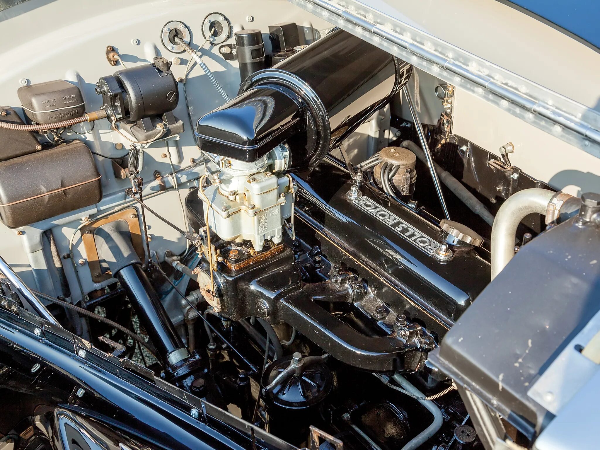 Двигатель роллс ройс. 1947 Rolls-Royce Silver Wraith Drophead Coupe by Franay. Rolls Royce 1947. Rols Royce 1947. Rolls Royce Silver 1986 двигатель.