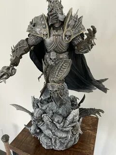 Фигурка короля