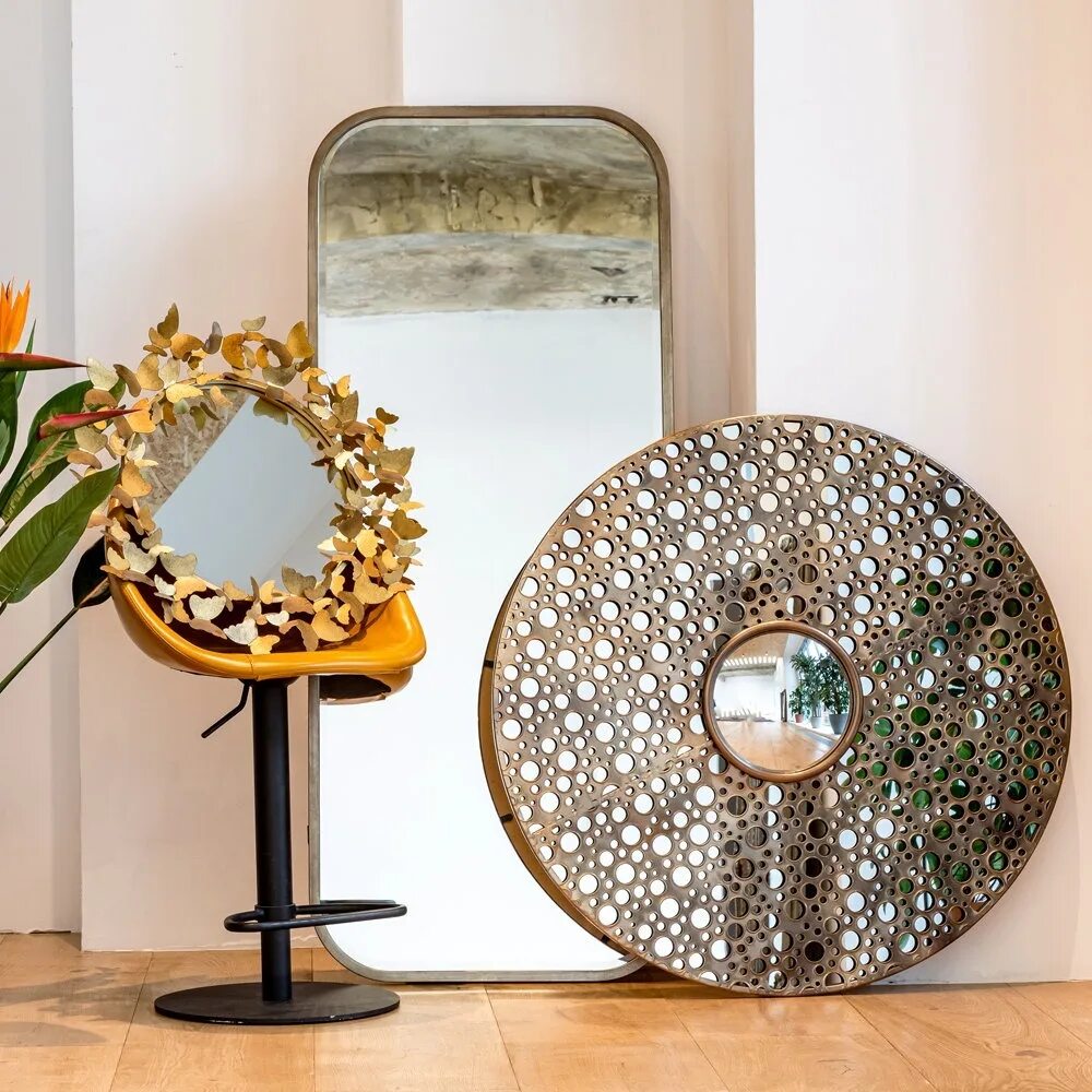 Best mirrors. Зеркало интерьерное обжект Дезире. Круглое зеркало в интерьере. Зеркало настенное декоративное. Зеркало интерьерное настенное.