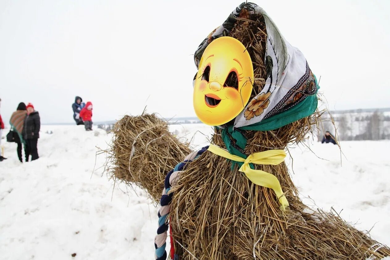 Масленица в ижевске 2024 где. Масленица Ижевск 2023. Чучело на Масленицу. Масленичное чучело 2023. Конкурс чучел на Масленицу.