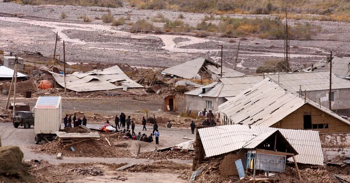 В кыргызстане произошло землетрясение. Душанбе землетрясение 2023. Землетрясение в Таджикистане 2021. Землетрясение в Кыргызстане 2008 года. Шарора Таджикистан землетрясение.