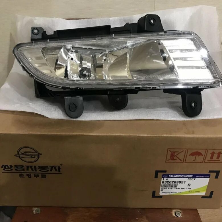 Противотуманки кайрон. Птф кайрон 2. ssangyong kyron 8320259051. 8320259051 фара противотуманная правая. птф кайрон 2 маркировка.