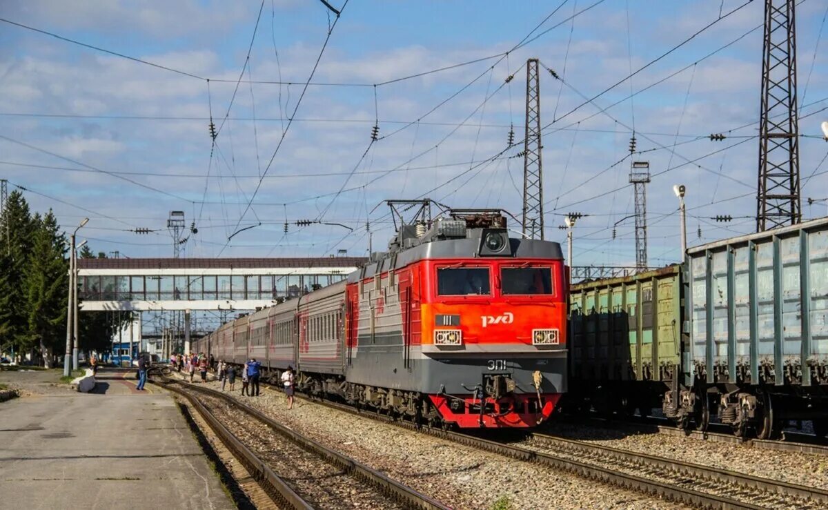 Жд ачинск телефон. Станция Ачинск 2. Эп1-111. Станция Ачинск 1. Эп1 Красноярск 90е.