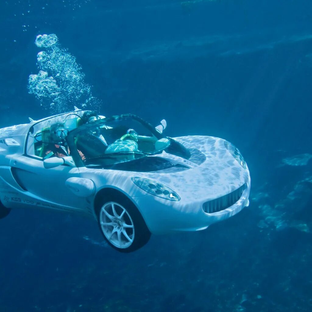 К чему снится тонущая машина. Rinspeed SQUBA. Скуба машина амфибия. Машина под водой. Затонувшие автомобили.