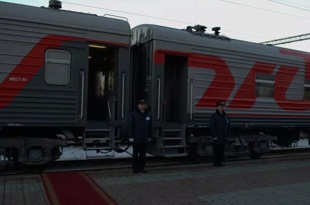Есть ли поезд новосибирск. Поезд Барнаул Новосибирск. Новосибирск Барнаул РЖД поезд. Поезд 682 Барнаул Новосибирск. Поезд Барнаул Москва.