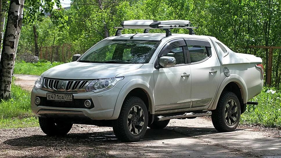 Полный привод л200. Фиат l200. Mitsubishi l200 Fiat. Фиат Митсубиси л200. Митсубиси л 200 Олд.