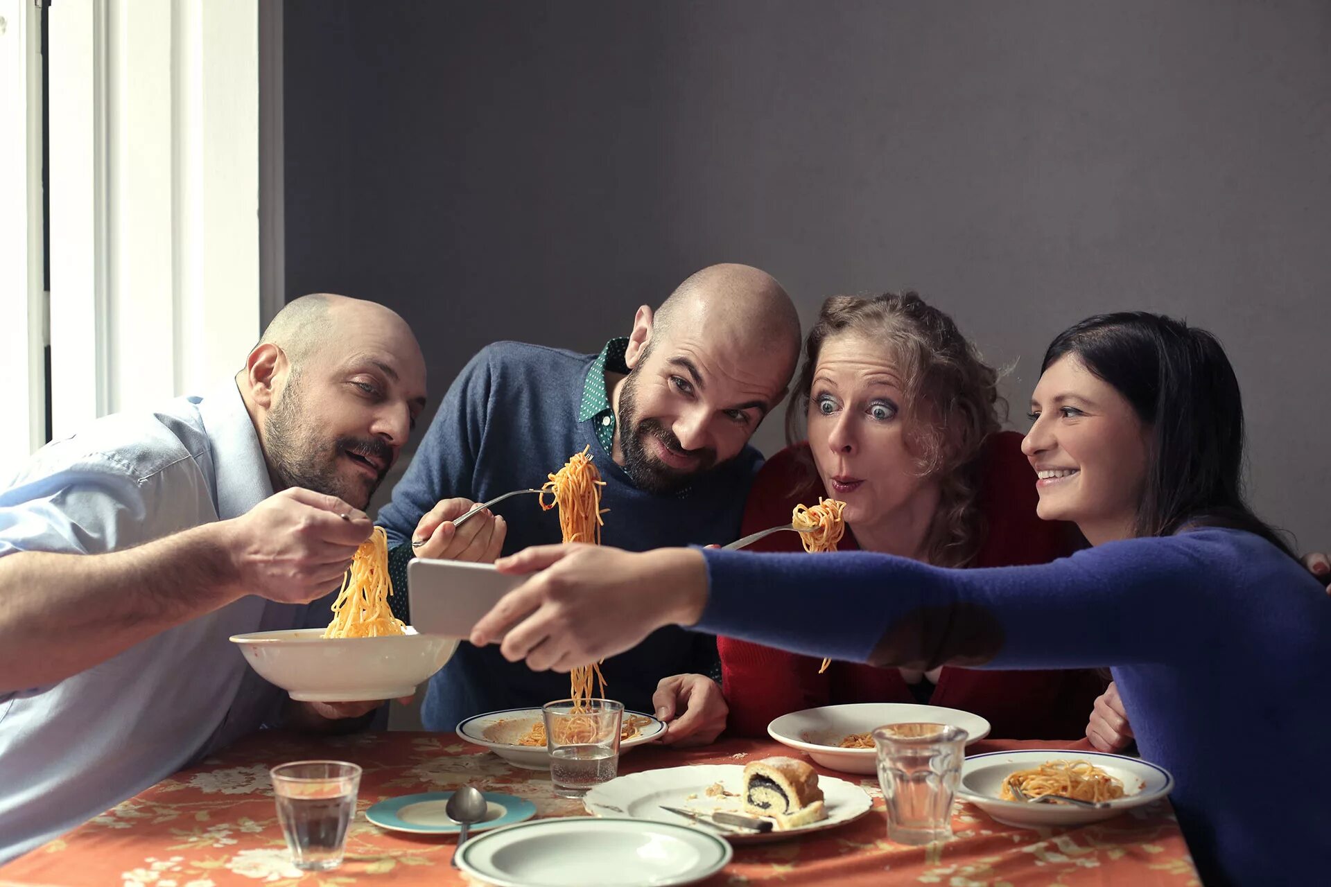 Hungry friends. Hungry friends. Голодный гиф. Саго мини игра. Hungry friends.