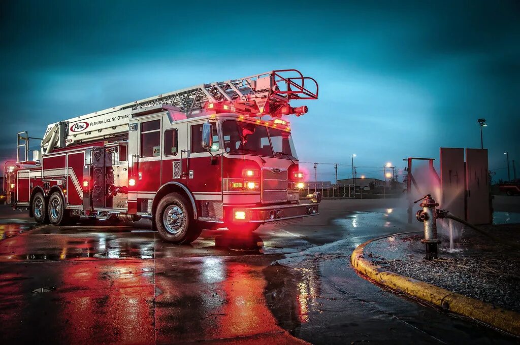 Пожарная машина. Пожарная машина картинка. Пожарная машина с лестницей. Fire Truck. Легок пожарная машина