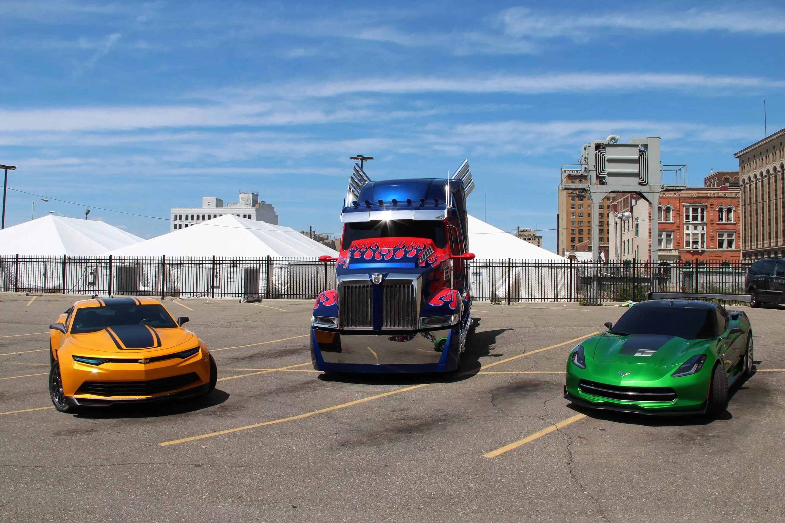 Есть машины трансформеры. Шевроле камаро трансформеры 4. chevrolet camaro zl1 bumblebee. шевроле камаро из трансформеров.