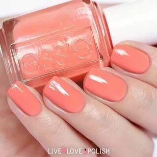 Коралловый лак для ногтей