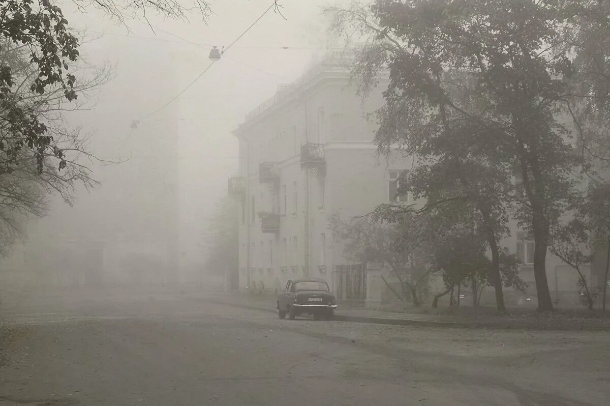 Туманный город. Город в тумане. Серая осень город. Густой туман в городе. Город тумана 5