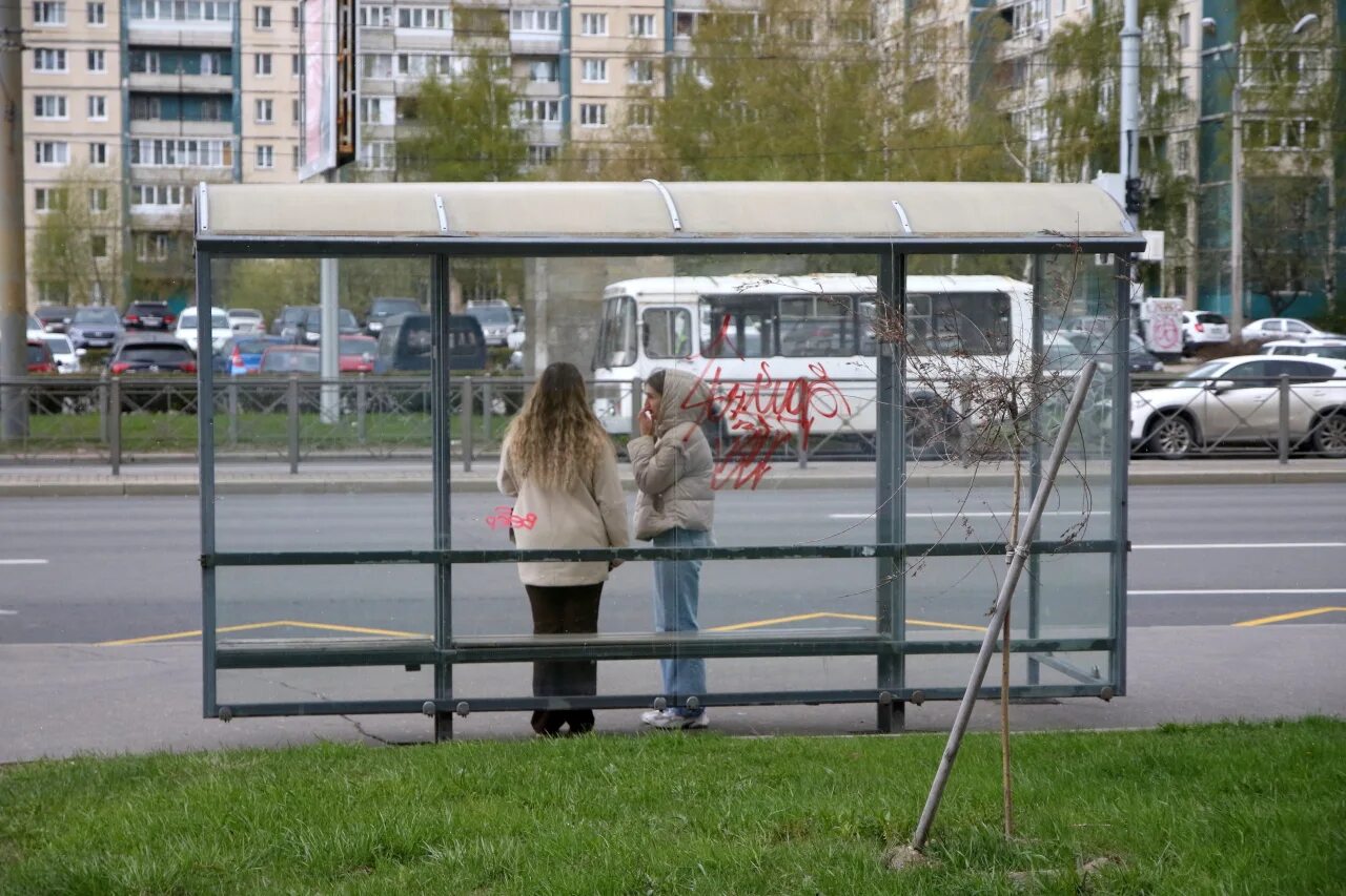 Транспорт самара остановка. Автобусная остановка. Материалы для остановки. Остановка в Самаре. ОСТ на автобусные остановки.