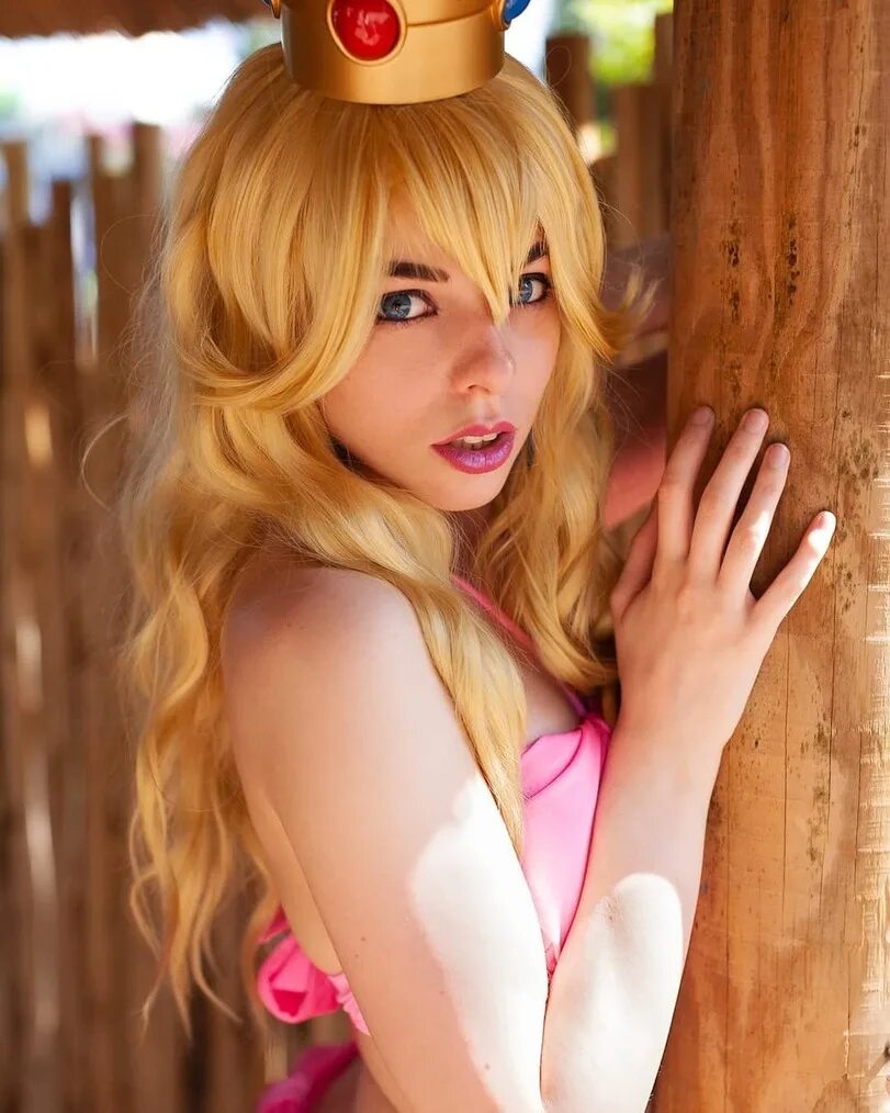 Дейзи купер hookup hotshot. Peaches cosplay. Принцесса пич. Принцесса пич косплей калинка фокс. Принцесса пич косплей 18.