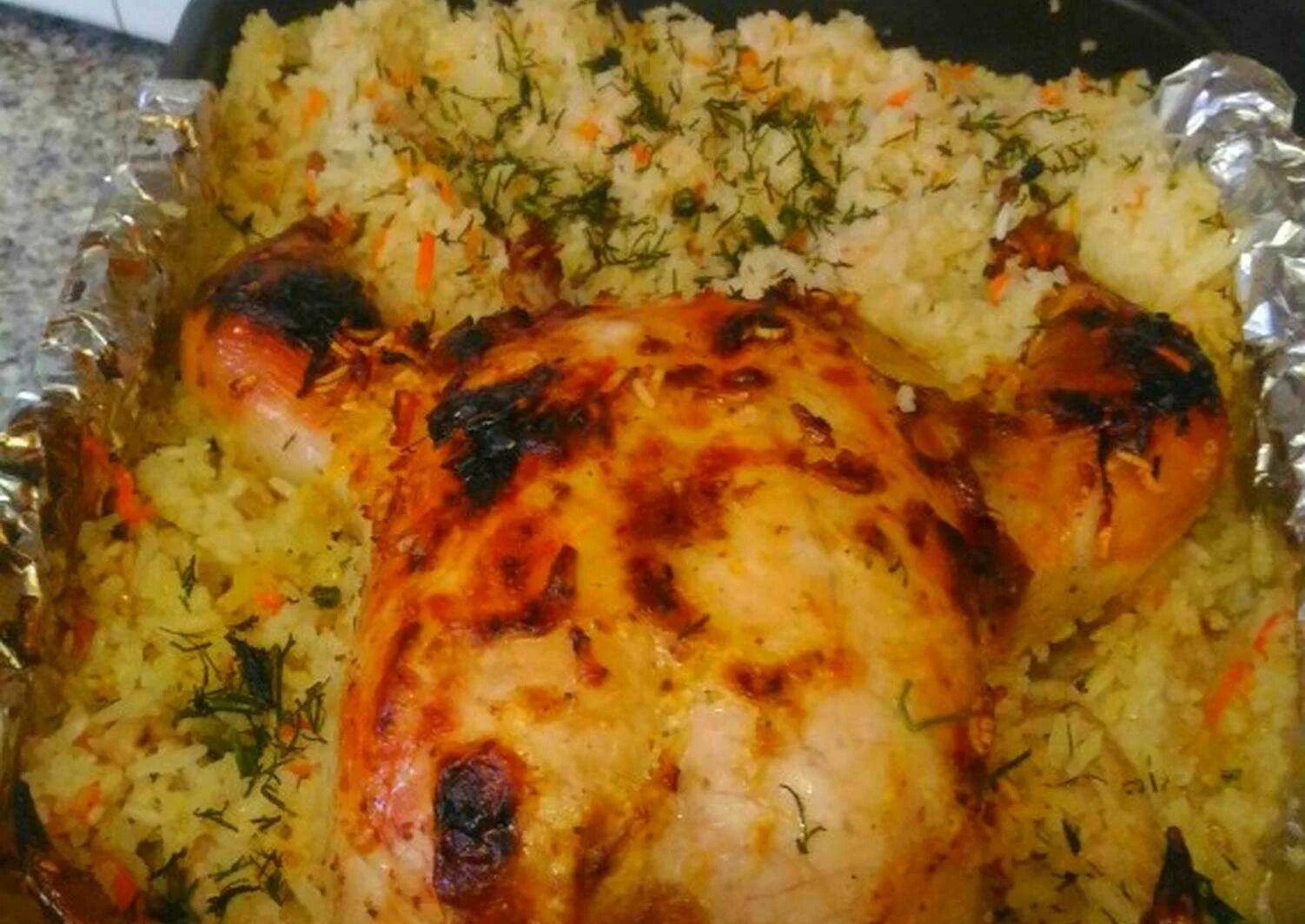 Печеный рис. Рис с курицей в духовке. Курица запеченная с рисом. Кура с рисом в духовке. Рис с овощами и курицей в духовке.