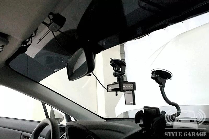 Установка видеорегистратора видео. Штатный регистратор subaru outback. видеорегистратор субару. уши для установки видеорегистратора в стойку. регистратор subaru s23580.