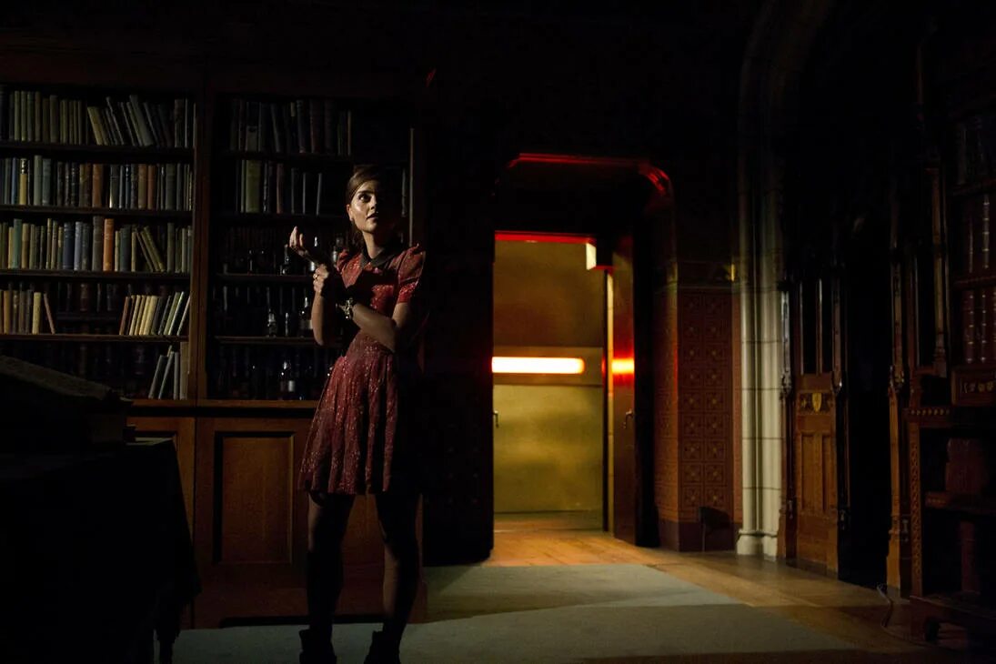 Silence in the library. Тардис клары освальд и эсхильды. тишина в библиотеке доктор. doctor who silence in the library.