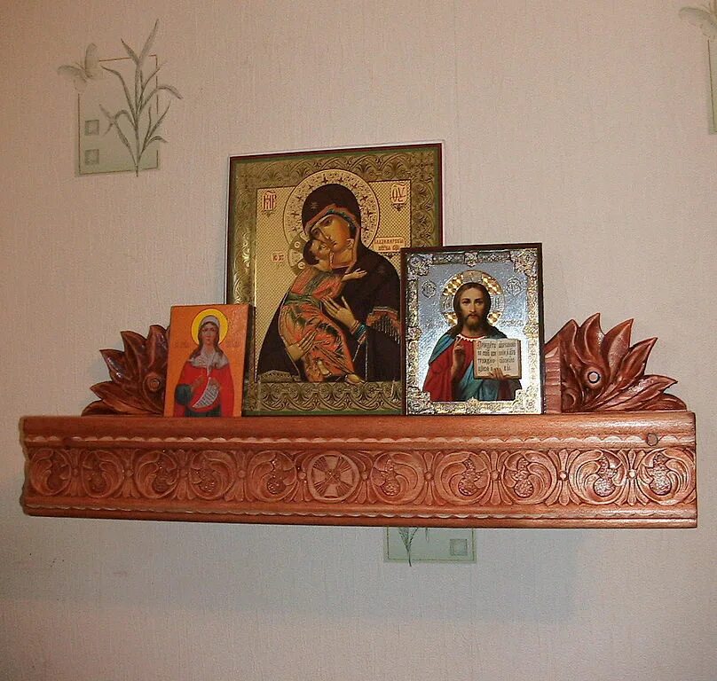 Полка под иконы угловая. Мини иконостас пи 380-260. Угловая полочка для иконки. Полка для домашнего иконостаса. Полка для икон иконостас "благовест".