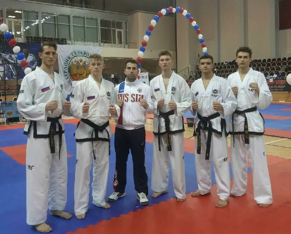 Значок кмс. Мастер спорта клуб. Почетный мастер спорта значок. Тхэквондо ставрополь. Мастер спорта клуб.
