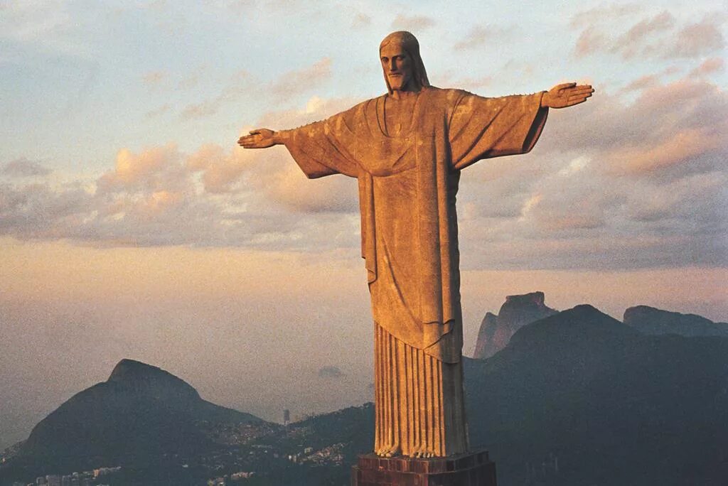 Статуя искупителя. Христос Искупитель Рио де Жанейро. Статуя Христа-Искупителя Рио-де-Жанейро. Христос-Искупитель Рио-де-Жанейро, Бразилия. Статуя Иисуса Христа в Бразилии.