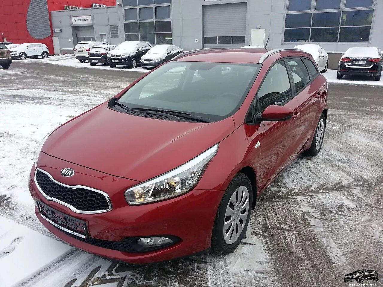 Kia Ceed 2 красная. Kia Ceed Infra Red. Kia Ceed SW 2013. Kia Ceed, 2013 красный.