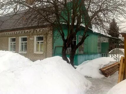 Сбежалось полдома