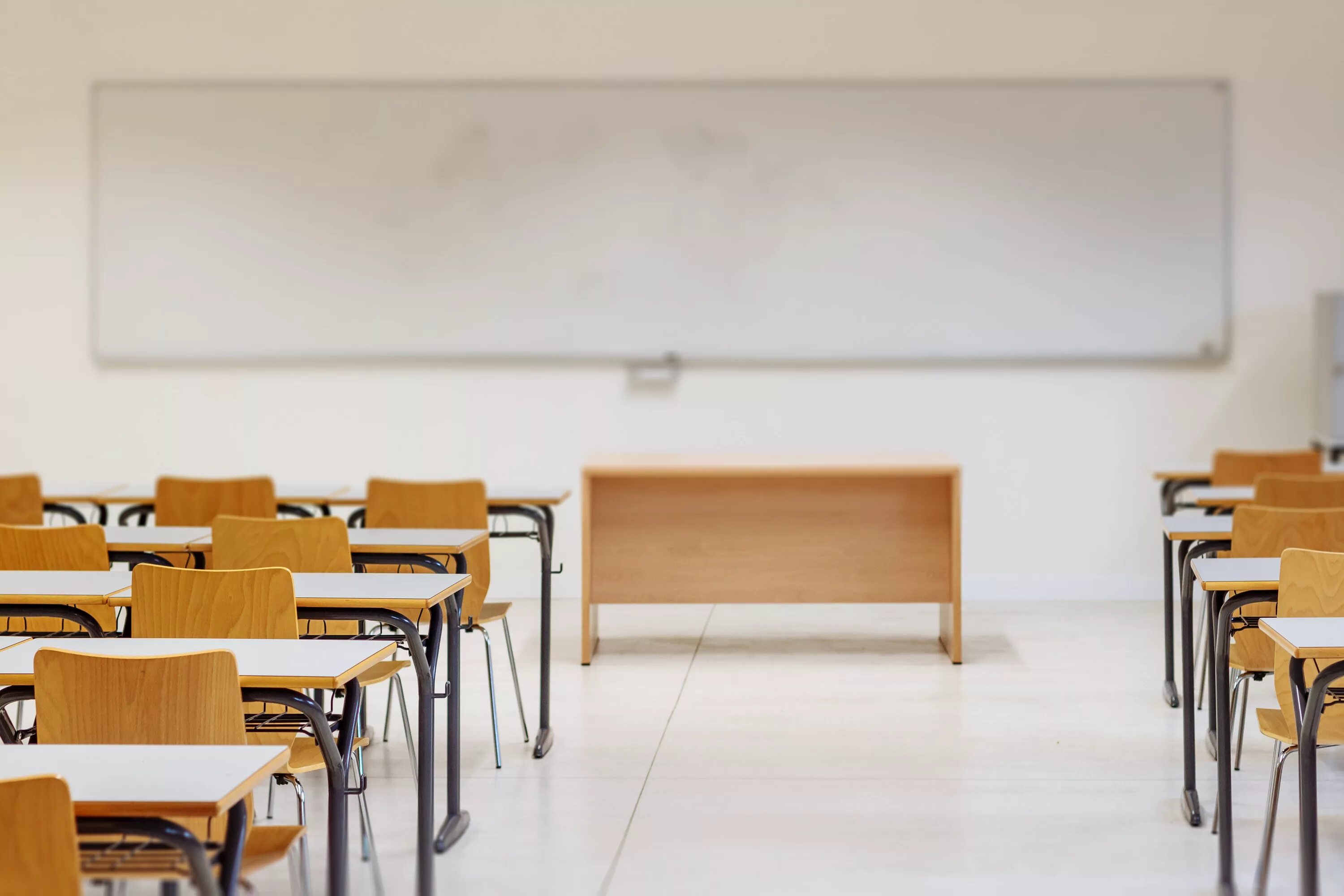 The teacher s table. Фон класса. Школьный класс фон. Школе Classroom. Фон класса в школе.