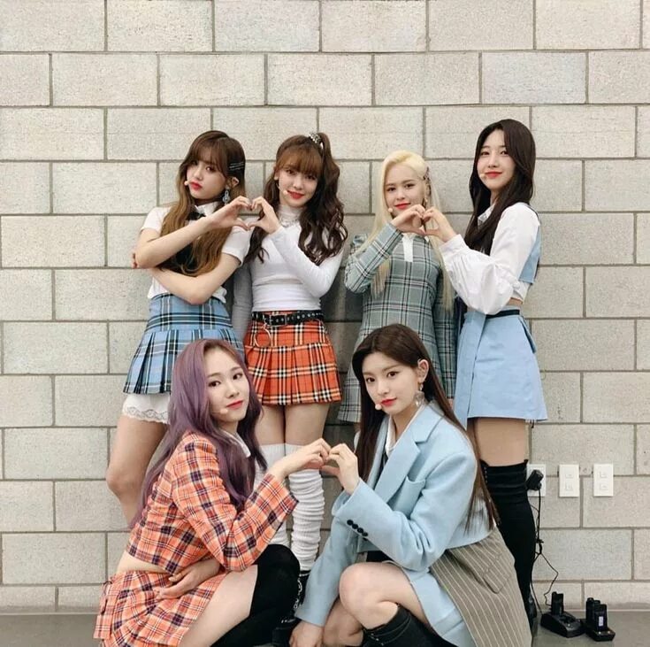 Эверглоу группа. Корейская группа everglow. Everglow. Эверглоу группа. Everglow ию.