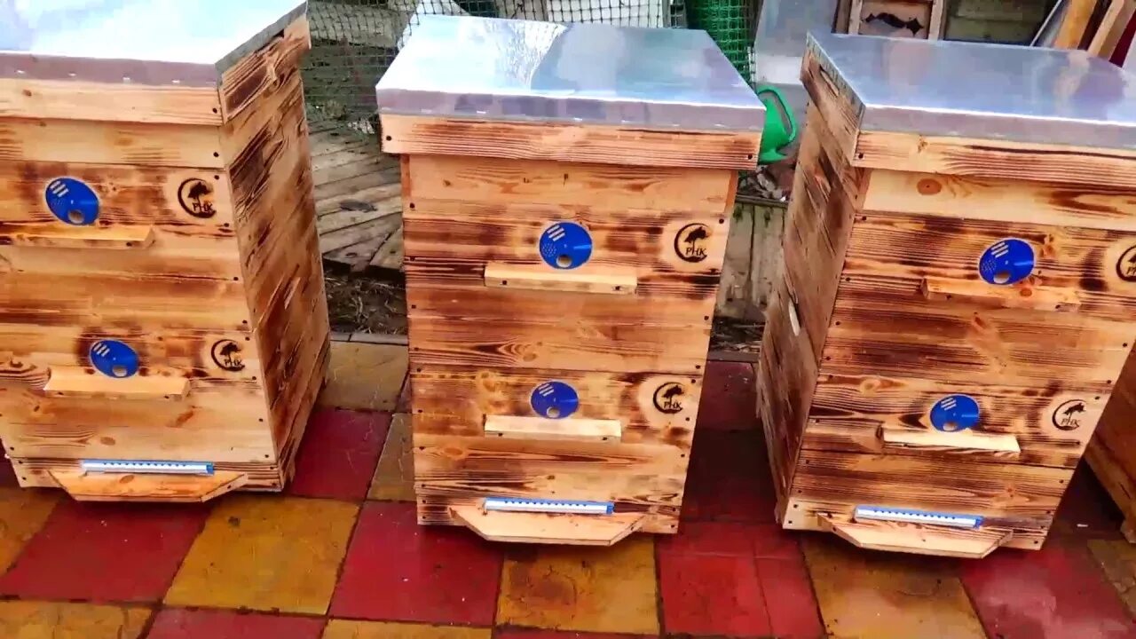 Пчеловодный магазин улей. Улей из дерева. Улей калинка. Улья калинка. Ульи калинка.