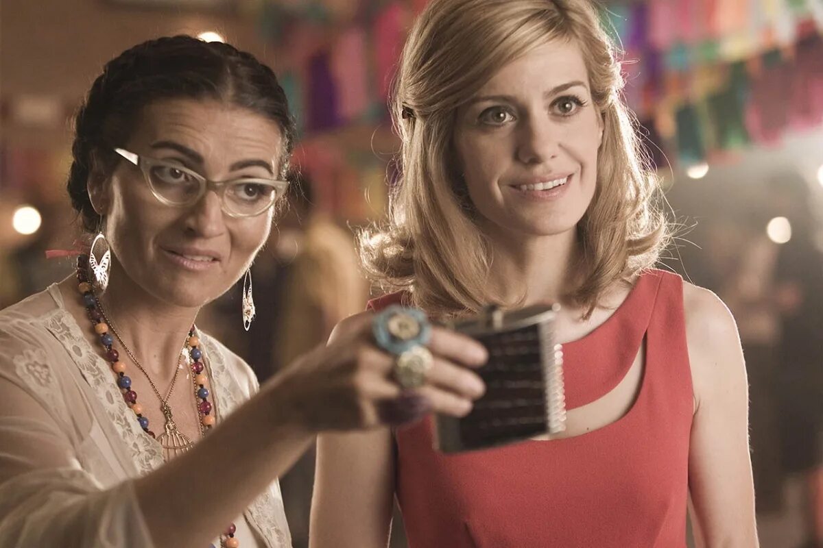 Алекс маруни. Андреа дуро похождения призрака. Похождения призрака 2011. Хайме олиас. Алекс маруни похождения призрака.