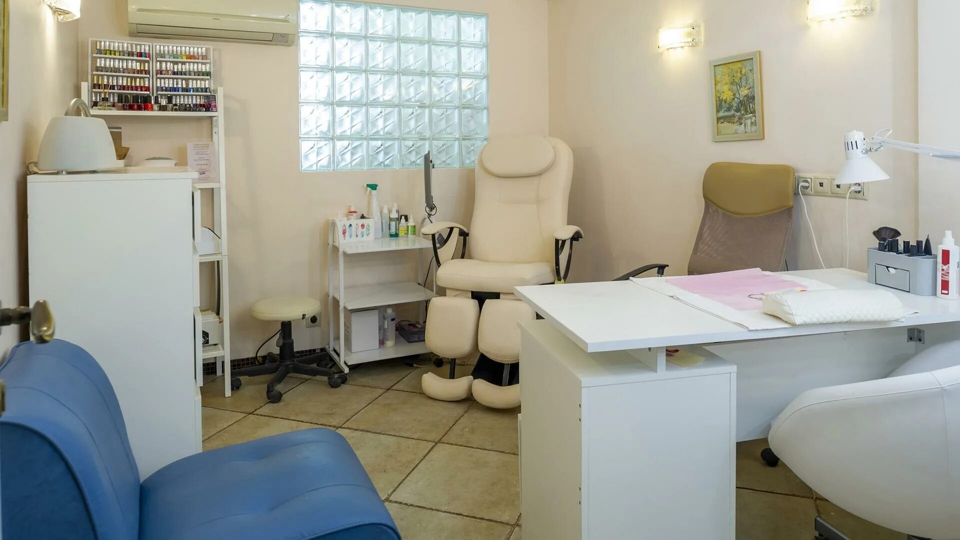 Салон на гризодубовой. Салон красоты острова войковская. Салон красоты iq beauty одинцово. Портреты для салона красоты. Салон на гризодубовой.