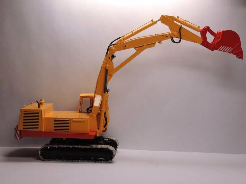 эо 3322 гусеничный. экскаватор эо-4121б. модель экскаватора эо2621. эо 4121. экскаватор эо 4225.