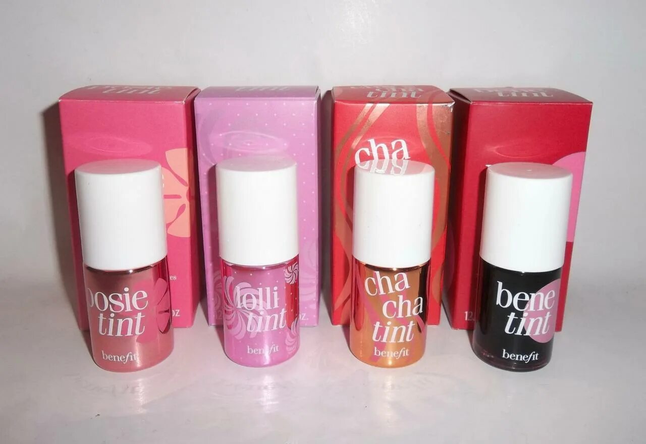 Тинт для губ щек и глаз. Benefit тинт cha cha. benefit tint benetint. cha cha tint benefit benetint love tint. жидкий пигмент для губ и щек benetint benefit.
