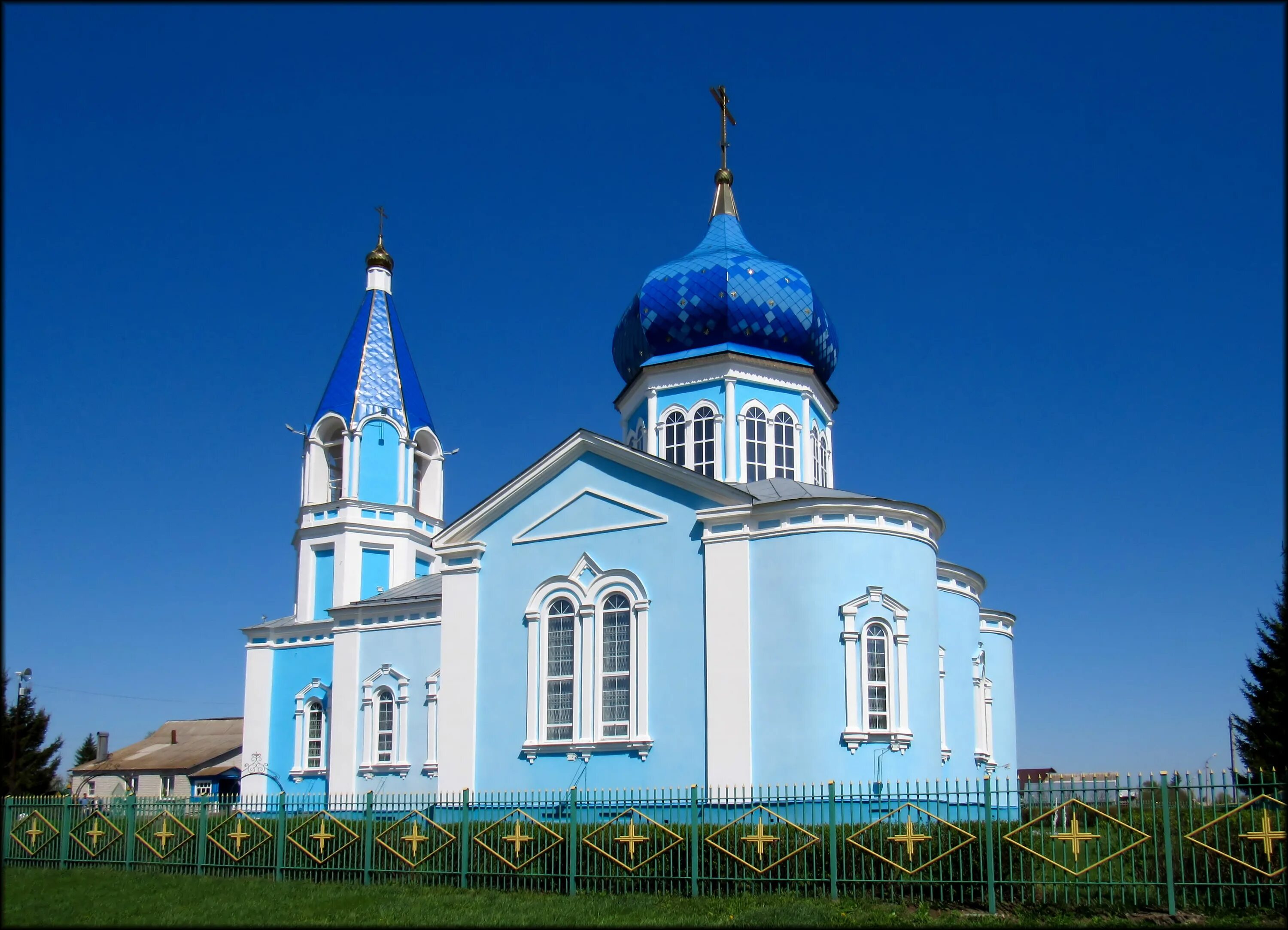 Храм пресвятой богородицы год. Храм в тазово Курской области. Храм тазово Золотухинский район. Тазово Курская область Золотухинский район храм. Храм знамения Золотухинский район.