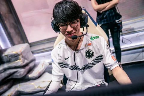 Weibo gaming