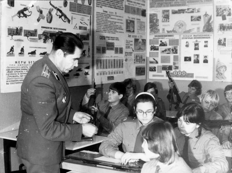 Школа 137 гсвг. 77 гсвг. Балашова ирина лейпциг сш № 77 гсвг одноклассники. 77 школа г лейпциг. Школы гсвг лейпциг.