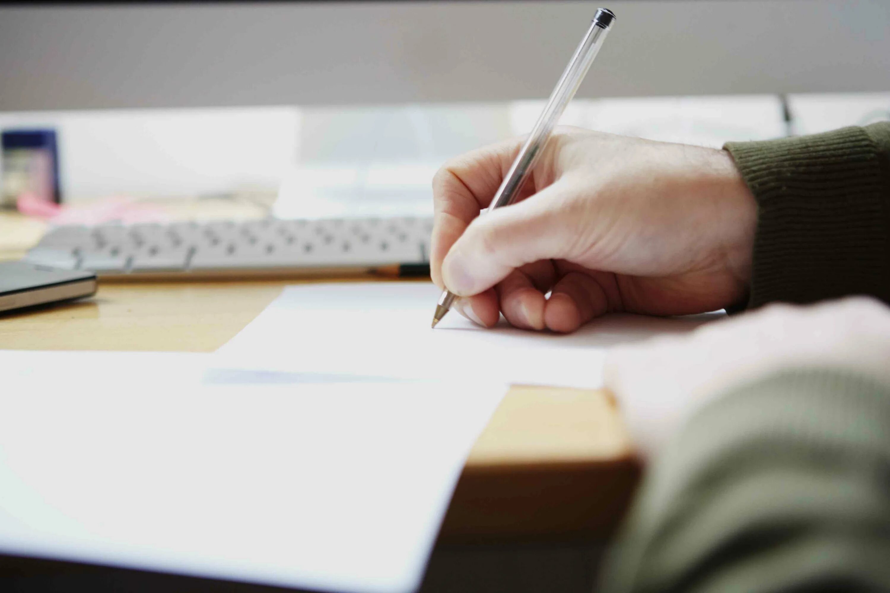 Writing 10 класс. Письменная форма. writing on paper. write on paper. письменная форма картинки.